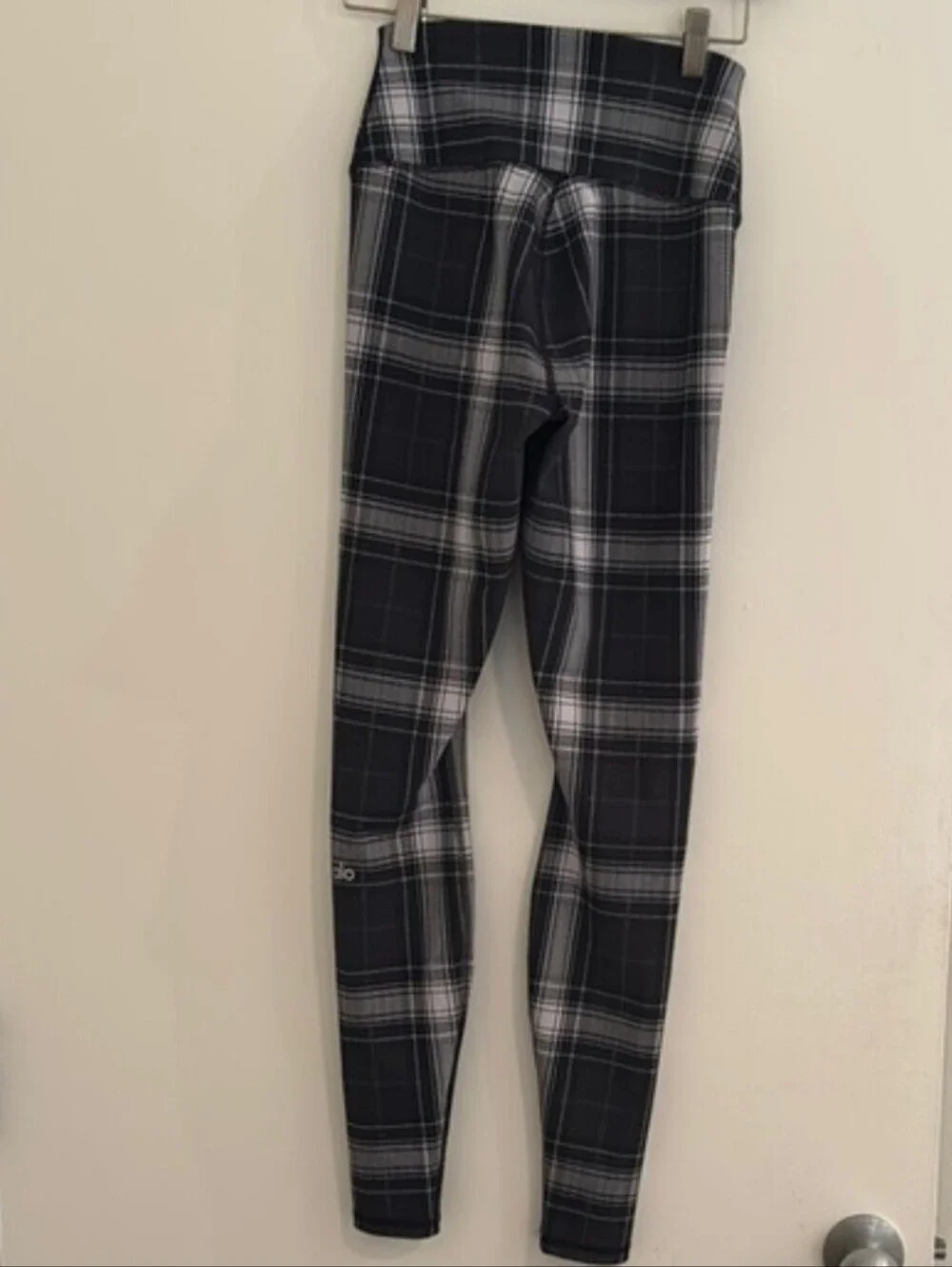 ALO Yoga High-Waist Vapor Legacy Plaid leggings Size M Full Length